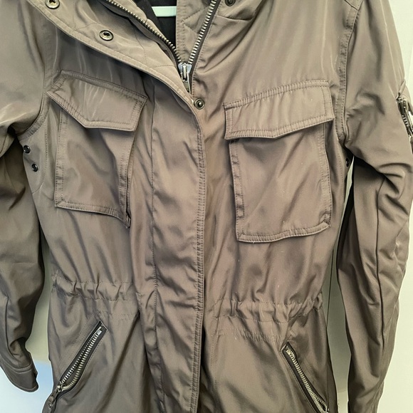 Women's Utility Jacket in Olive Green - Picture 4 of 10